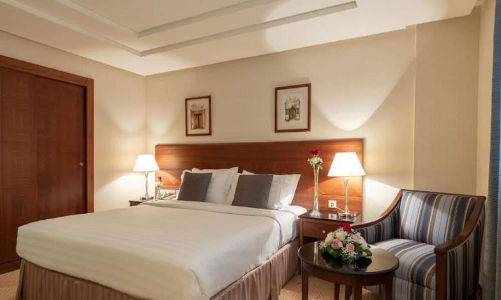 Standard Room, 1 King Bed - Photo 6