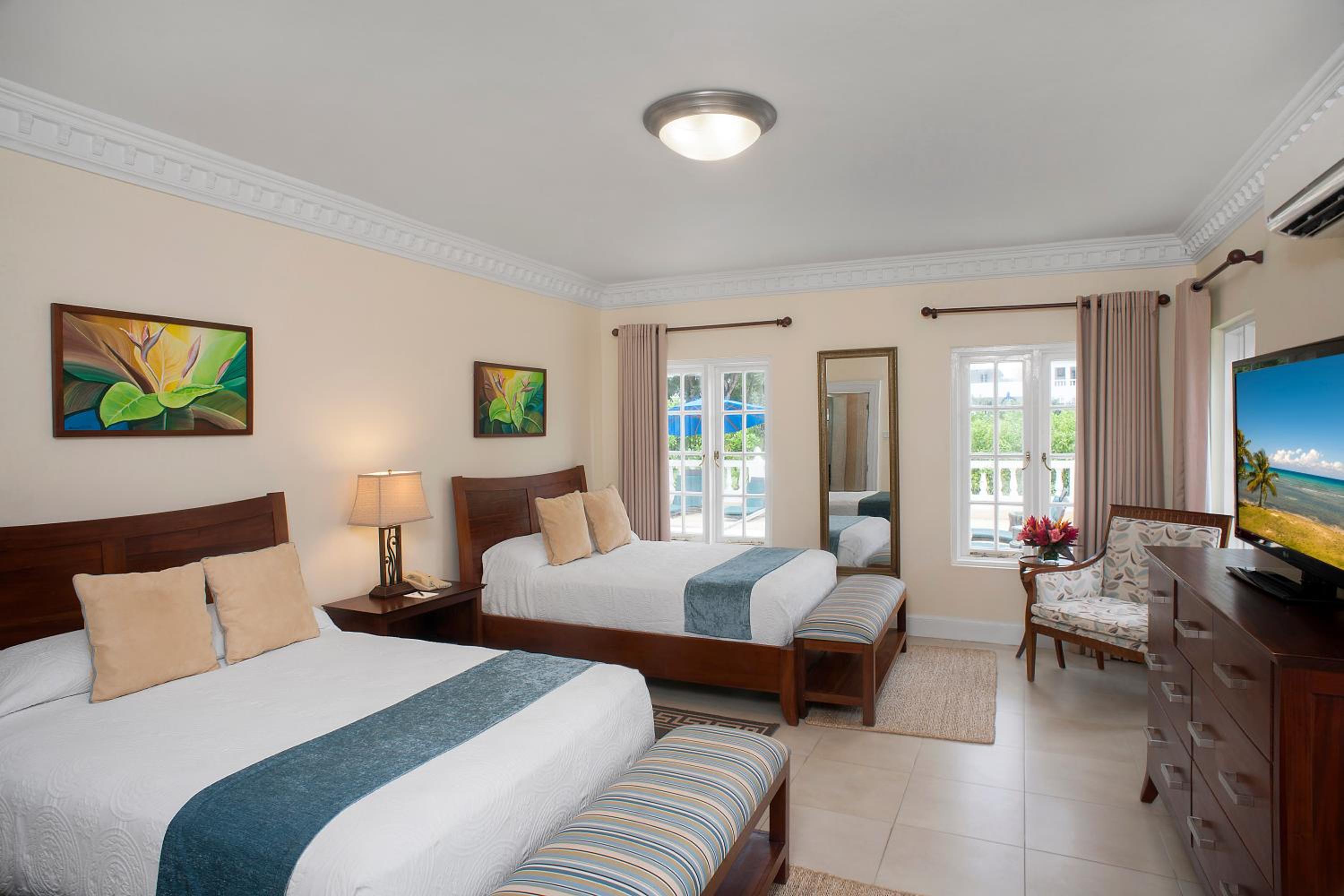 Six-Bedroom Garden View Villa  - Photo 1