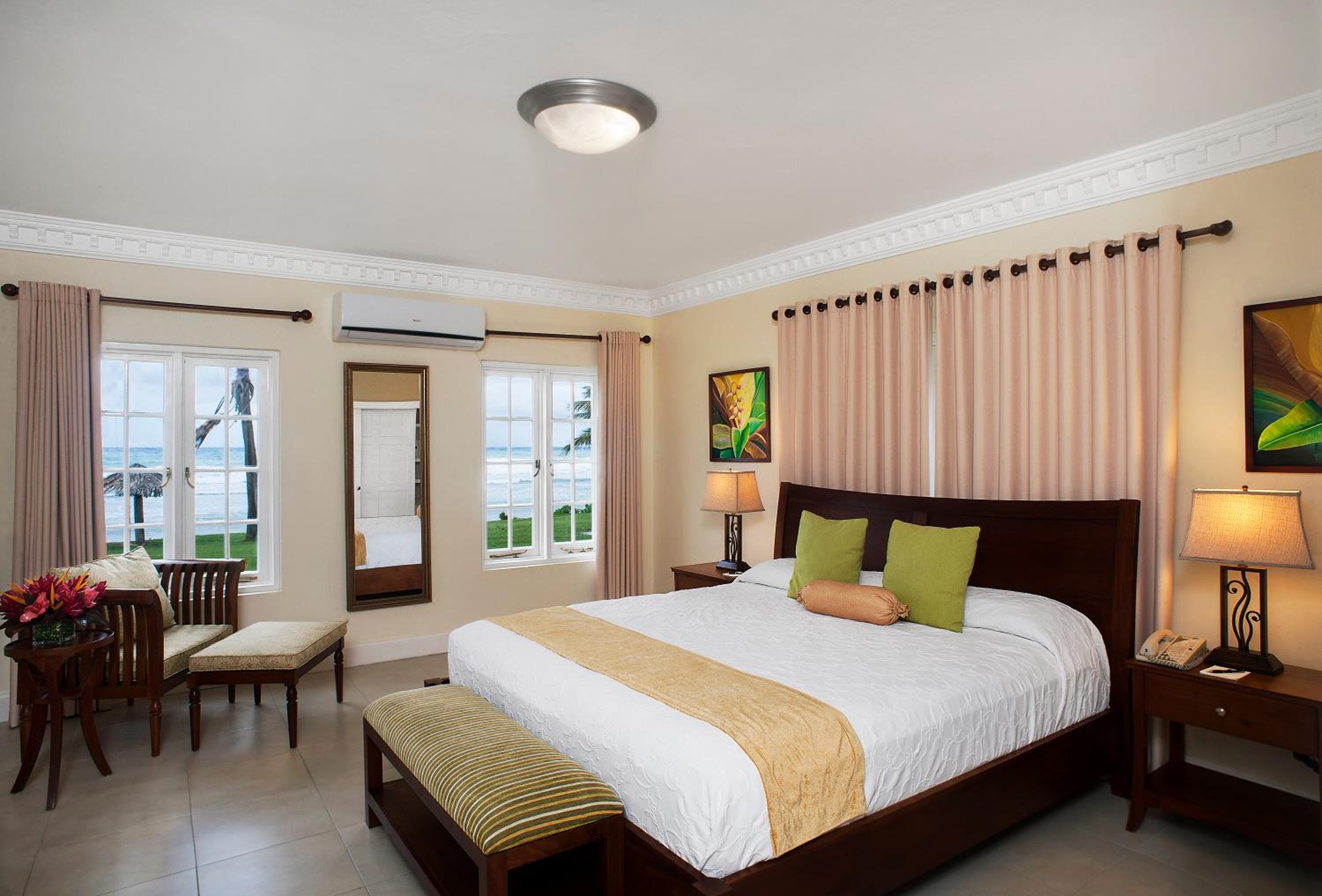 Five-Bedroom Villa Oceanfront