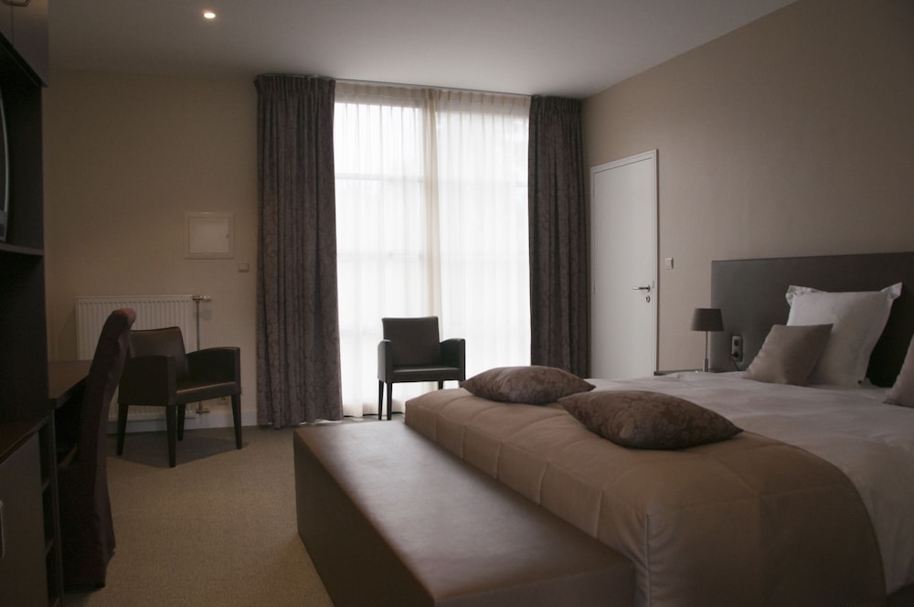 Double Room, 1 Queen Bed, Non Smoking, Garden View photo 3