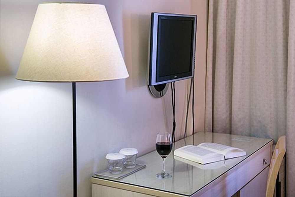 Double or Twin Room photo 3