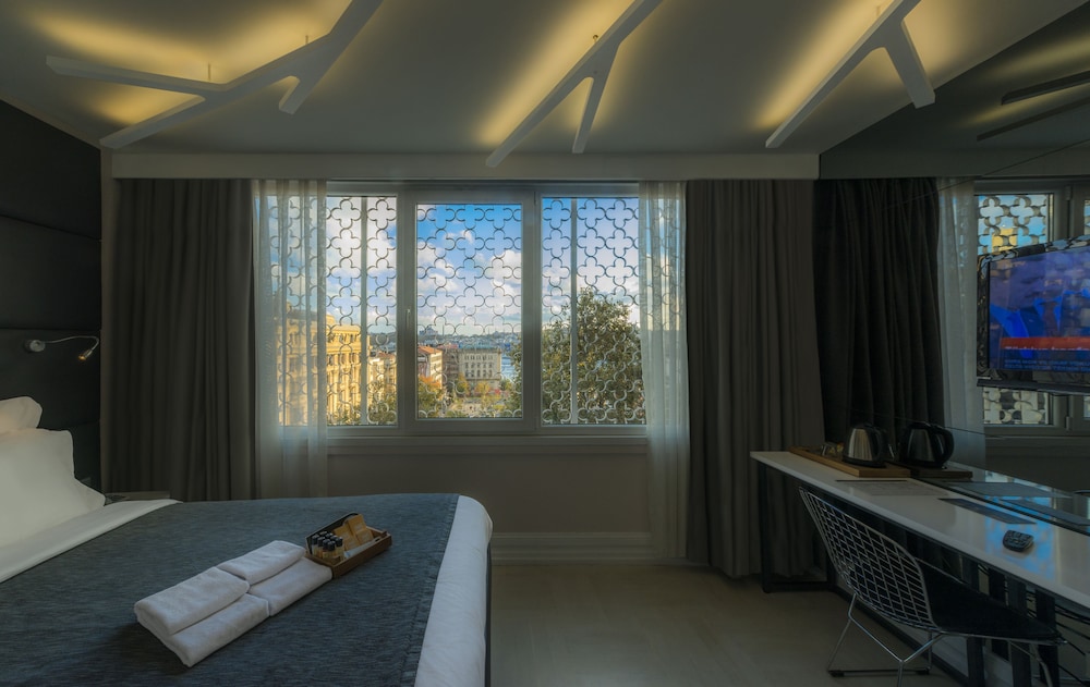 Deluxe Room, Sea View photo 3