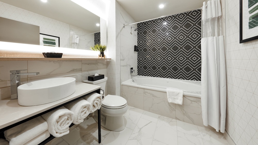 Business Room, 2 Queen Beds - Photo 3