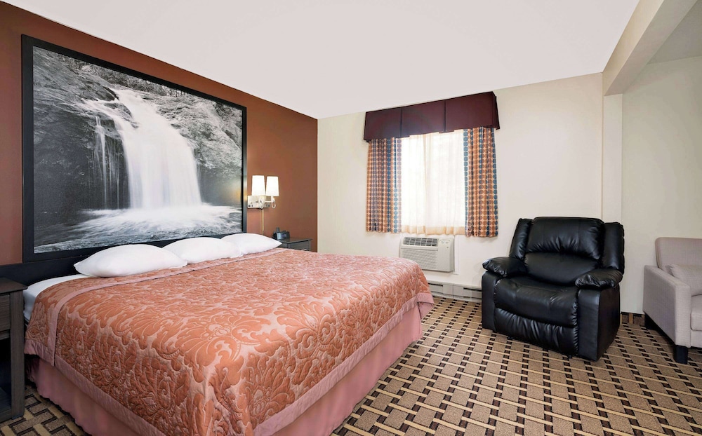 Studio Suite, 1 King Bed, Non Smoking - Photo 5