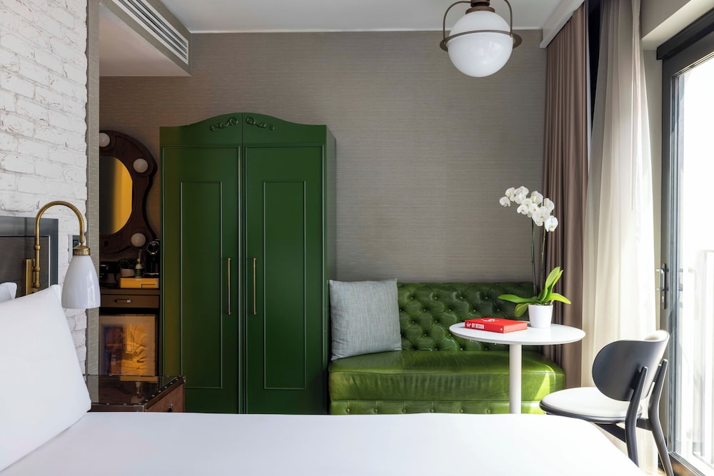 Junior Suite, Multiple Beds photo 2