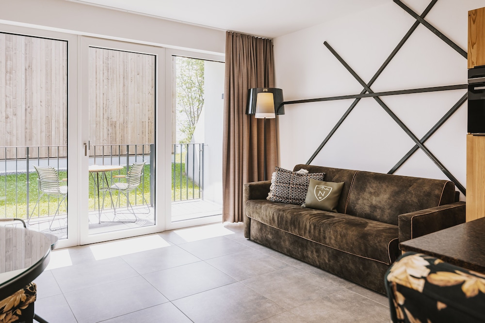 1-Bedroom Suite with Sauna - Photo 2