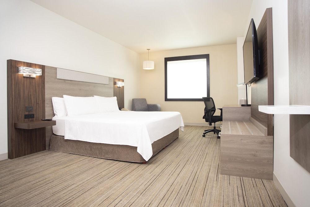 Standard Room, 1 King Bed - Photo 7