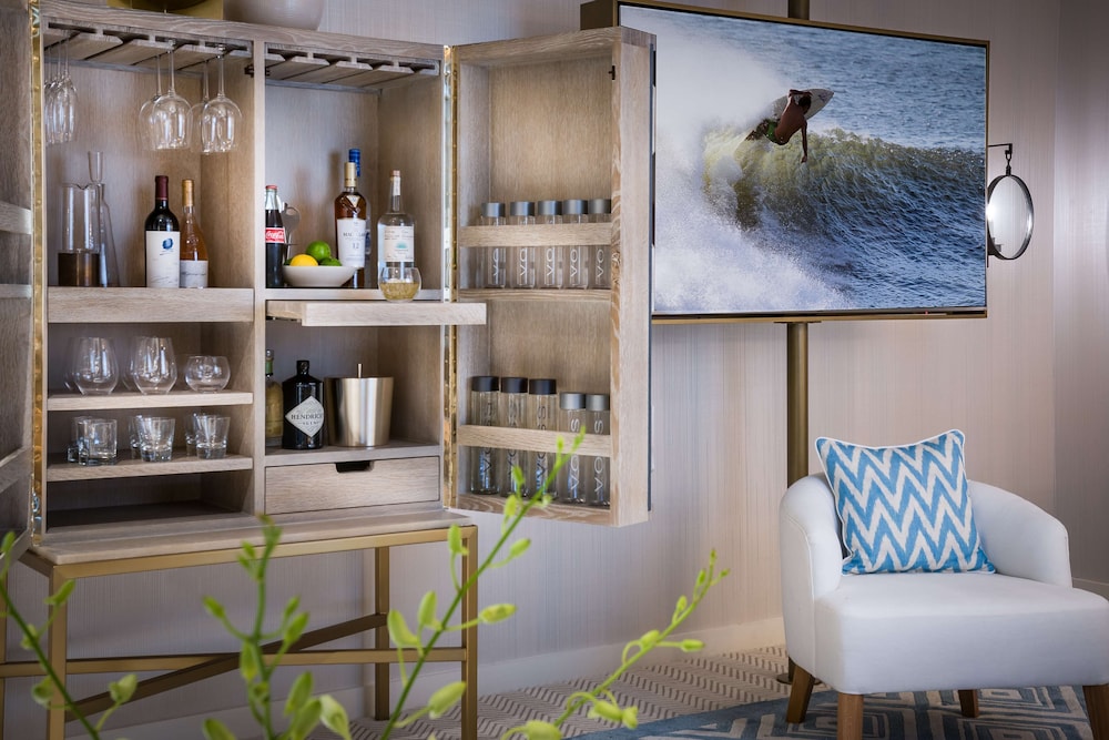 Seaside Oceanfront Suite