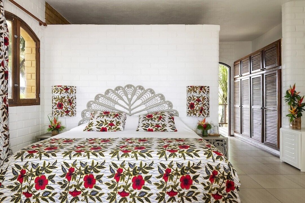 Classic Double Room, 1 Queen Bed, Beach View, Beachfront