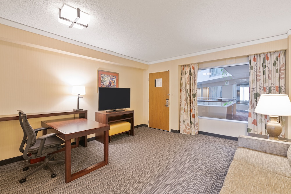 Two Double Bed Suite - Photo 3