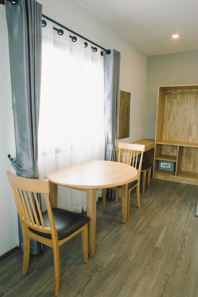 Standard Double Room - Photo 9