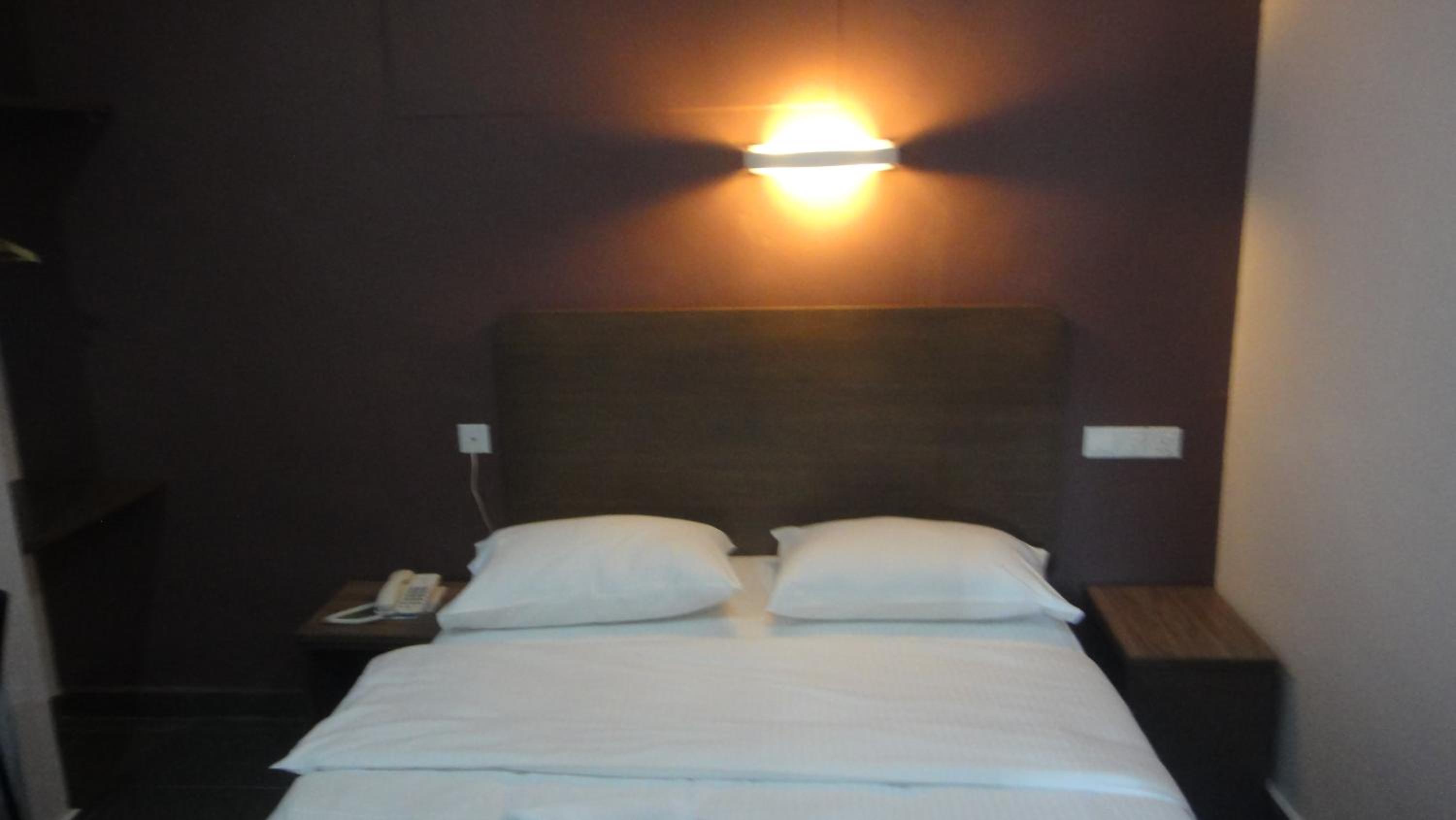 Standard Room - No Window photo 2