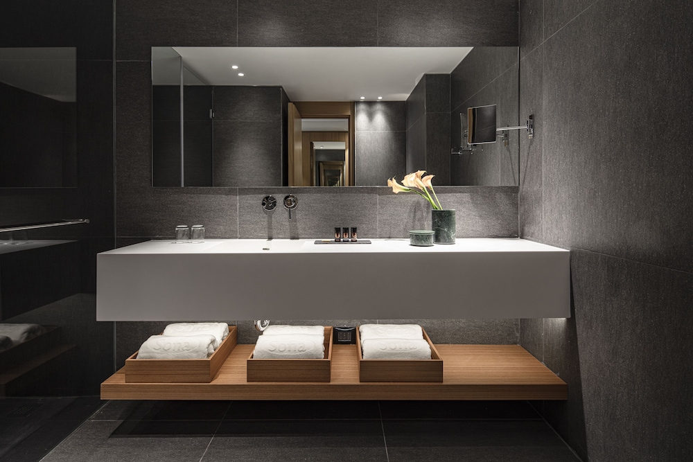 Premium Room - Photo 5