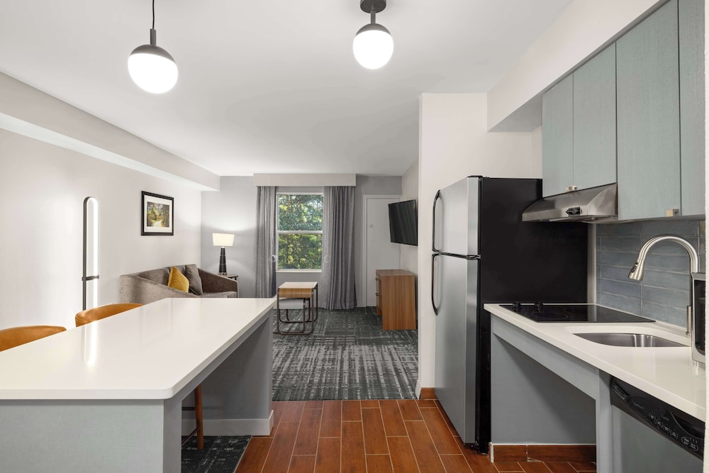 Suite, 2 Bedrooms, Non Smoking, 2 Bathrooms, photo 6