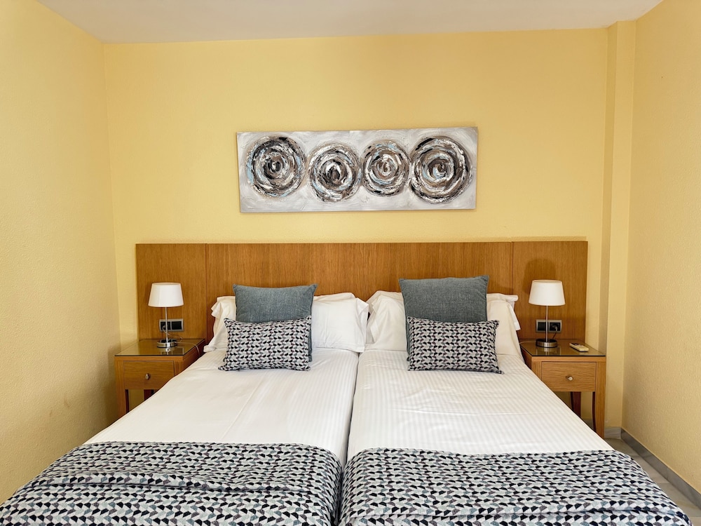 Classic Apartment, 1 Bedroom, Terrace, Partial Sea View photo 3