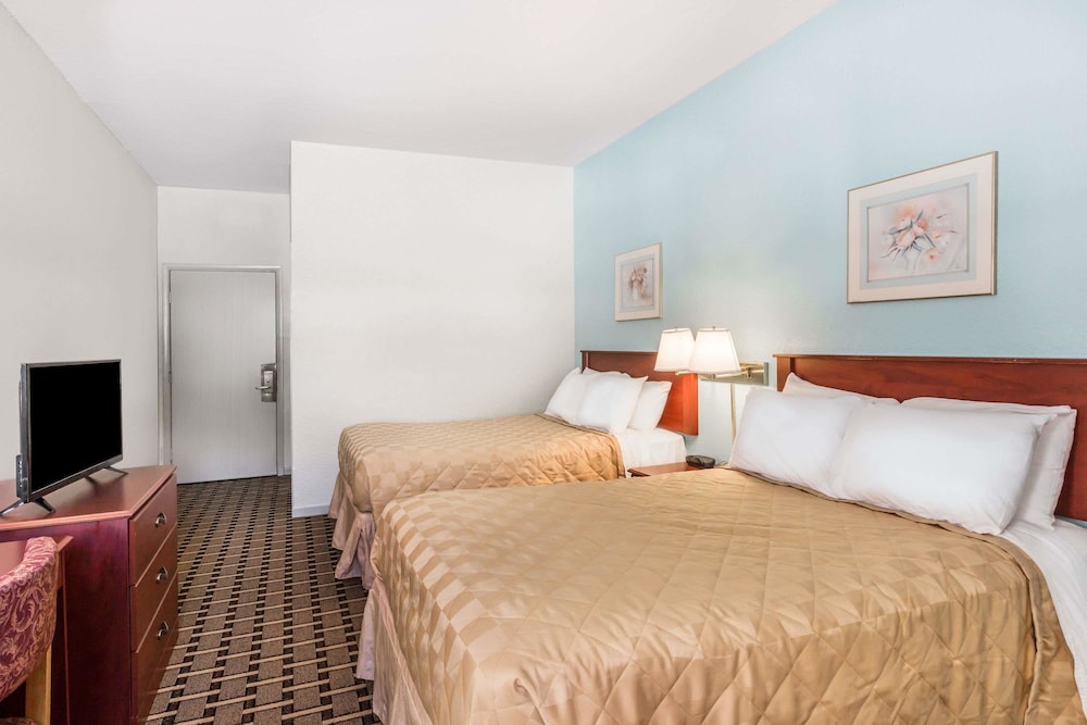 Double Room, 2 Double Beds, Smoking photo 1
