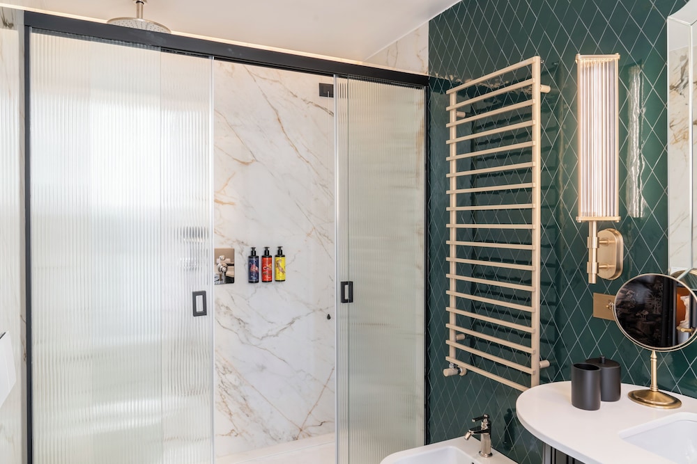 Junior Suite thumbnail 6