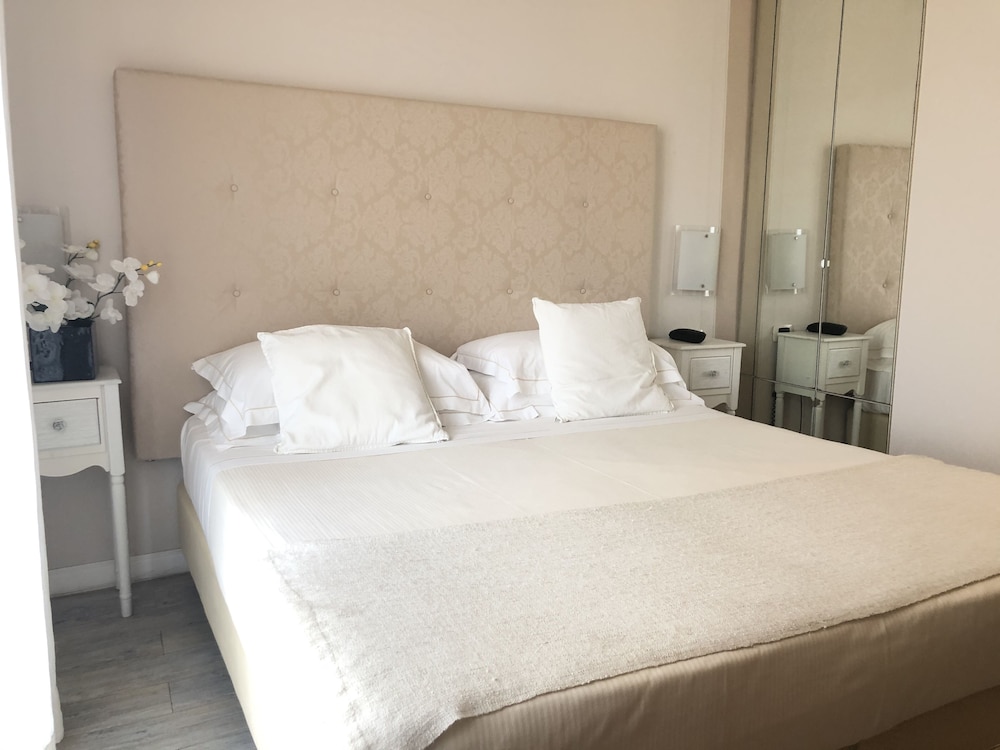 Economy Double Room photo 2