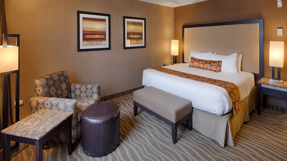 Suite, 1 King Bed, Non Smoking, Fireplace (with Sofabed) - Photo 2