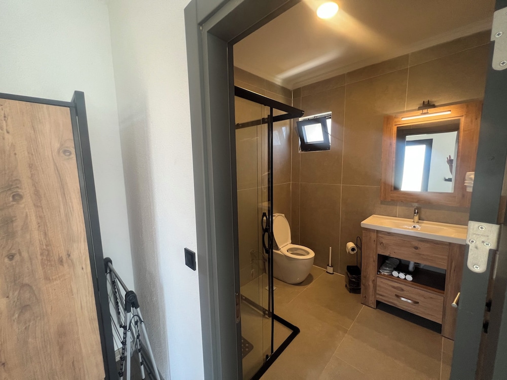 Standard Triple Room photo 3