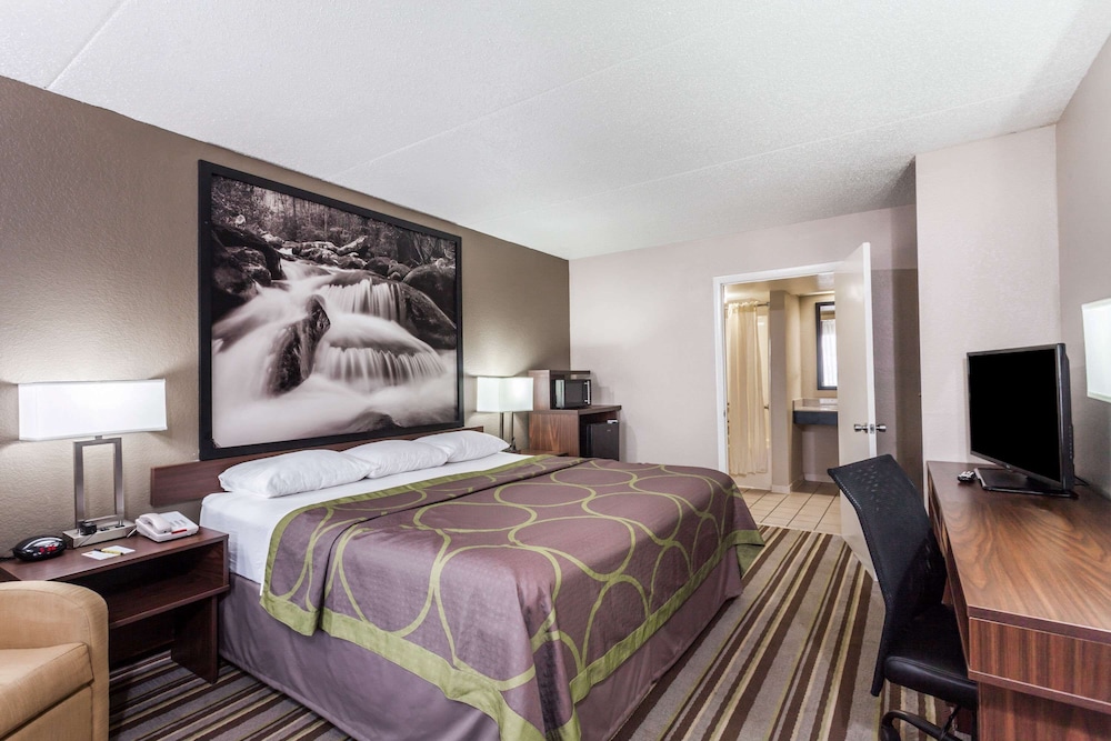 Standard Room, 1 King Bed, Accessible, Non Smoking - Photo 1