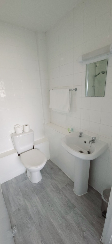 Standard Twin Room, Ensuite, Sea View photo 2