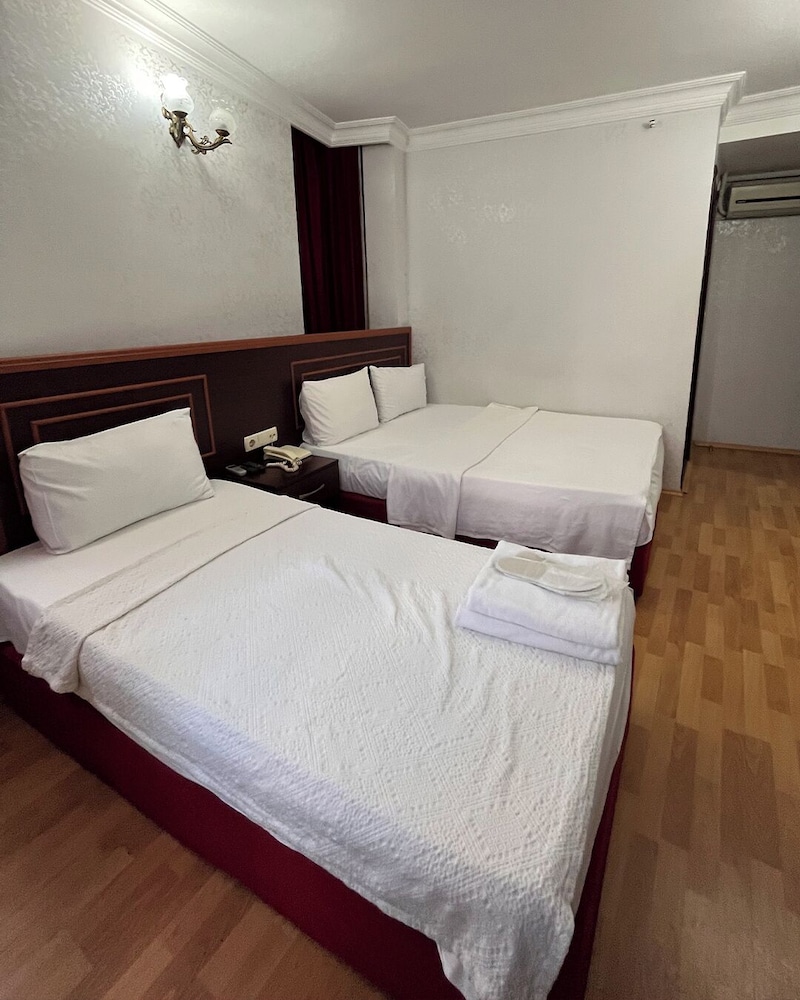 Economy Twin Room photo 1