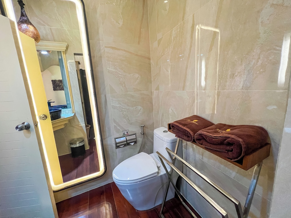 Deluxe Room, 1 Bedroom, Garden Area - Photo 23