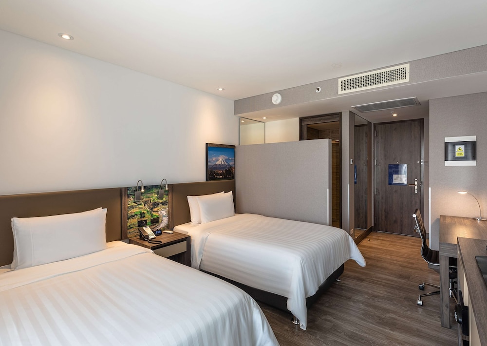 Room, 2 Twin Beds, Refrigerator (Scenic View) - Photo 17