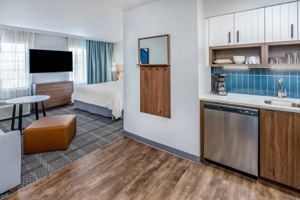 Studio Suite, Kitchen - Photo 3