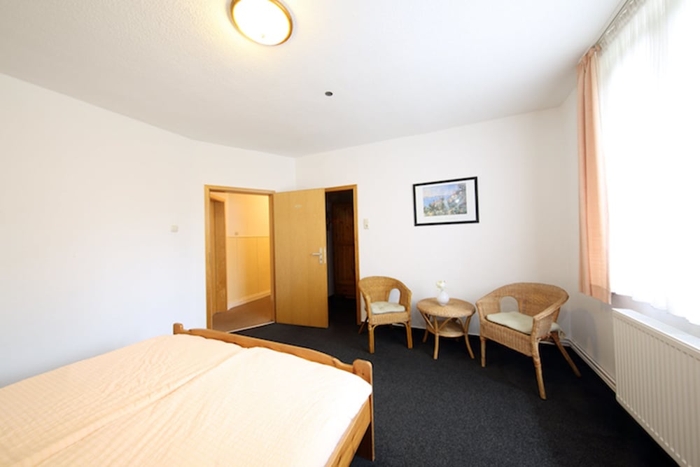 Double Room, Non Smoking - Photo 4