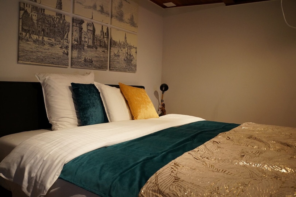 Deluxe Spanish Penthouse Suite photo 2