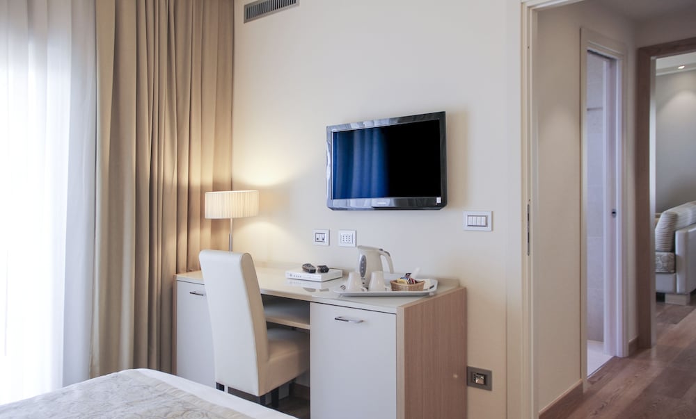 Suite - Photo 7