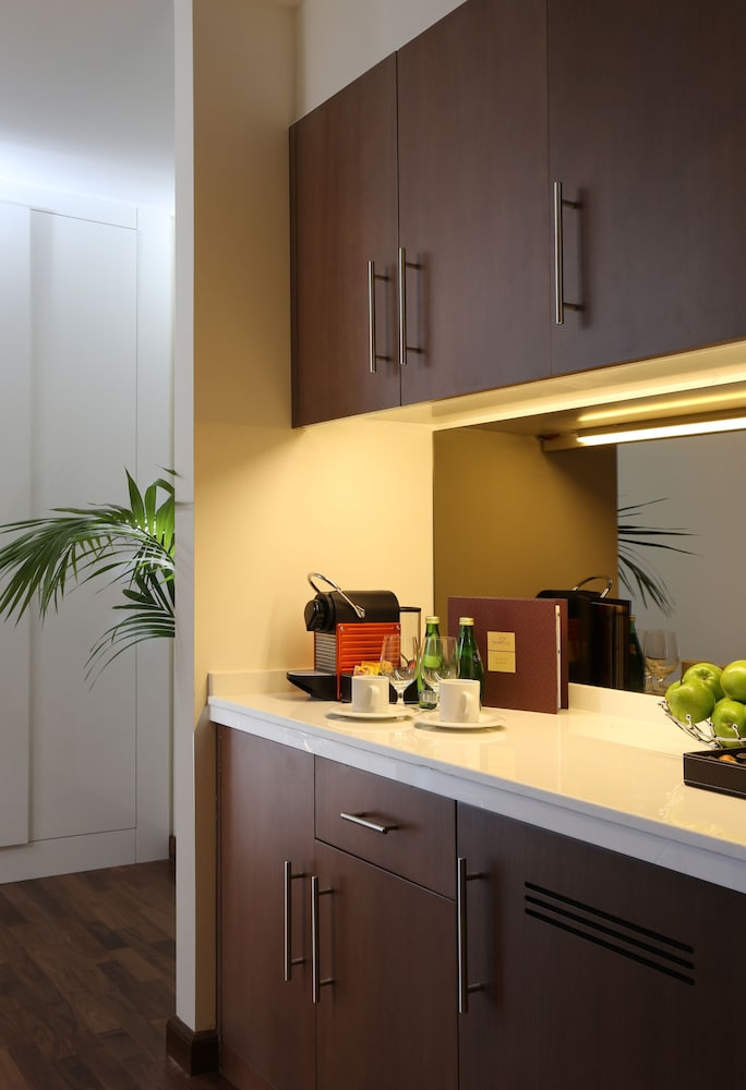 Premier Apartment One Bedroom Sea View - Complimentary Transfer to Mall of the Emirates & Jumeirah B photo 2