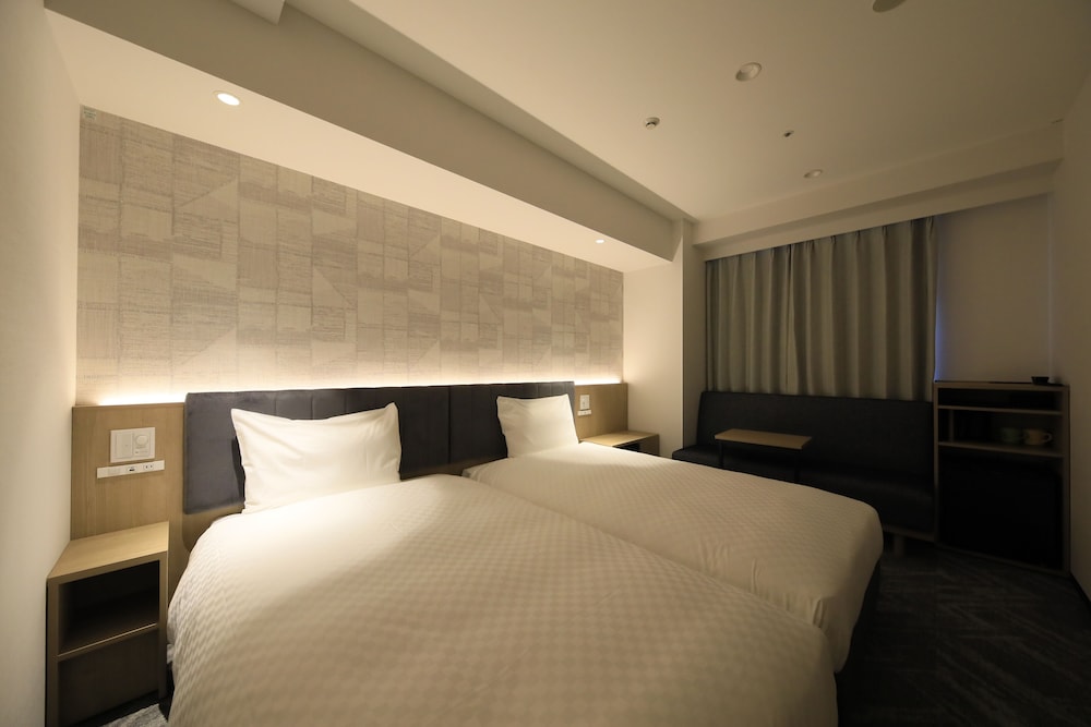 Superior Twin Room, Non Smoking - Photo 5