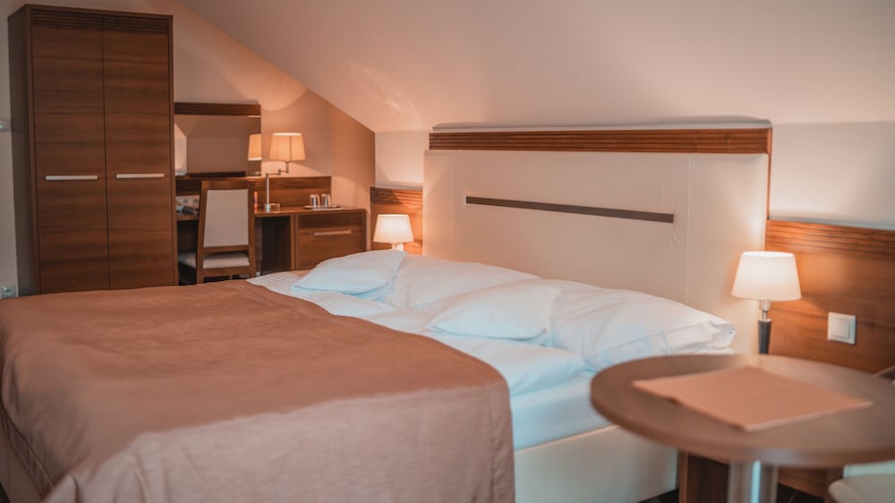 Standard Double Room, 1 Bedroom, Private Bathroom, Hill View