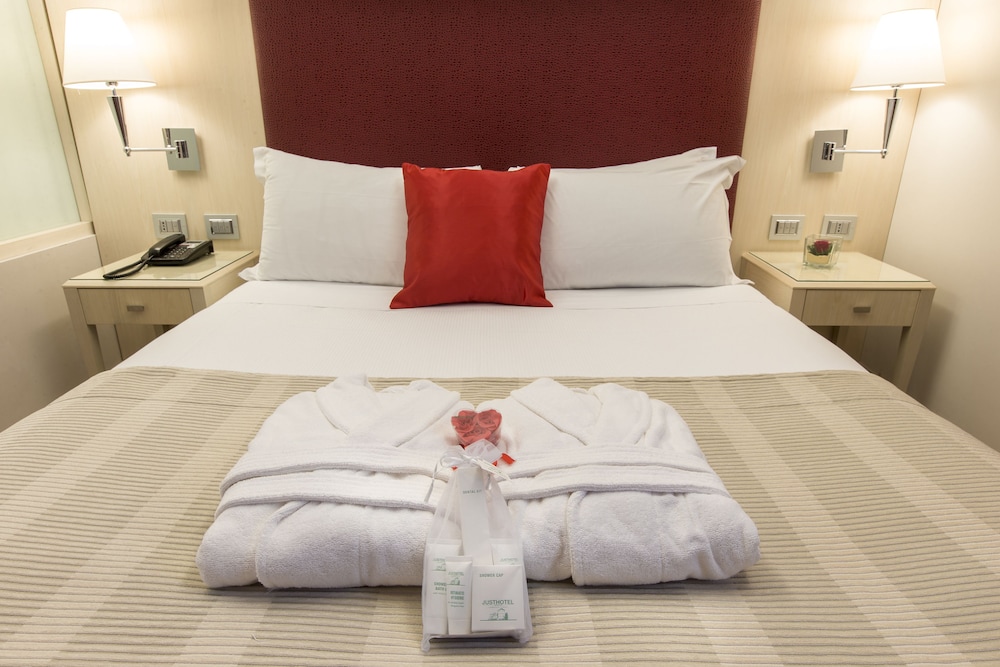 Deluxe Double Room - Photo 1