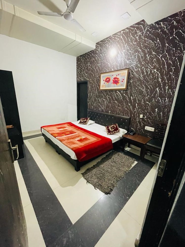 Standard Double Room, City View