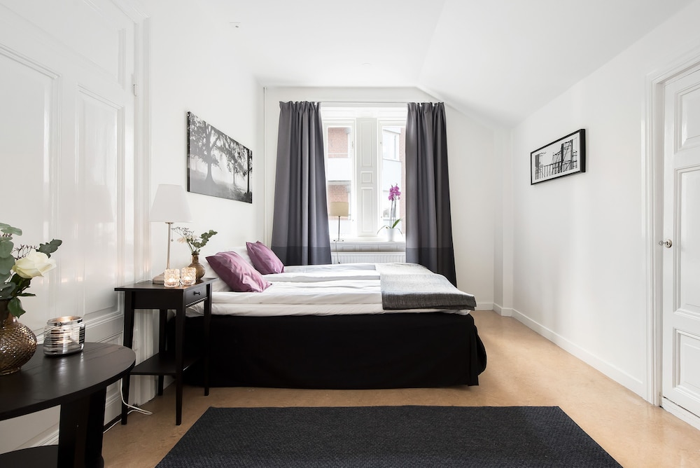 Standard Room, 2 Double Beds, Non Smoking, Annex Building photo 2