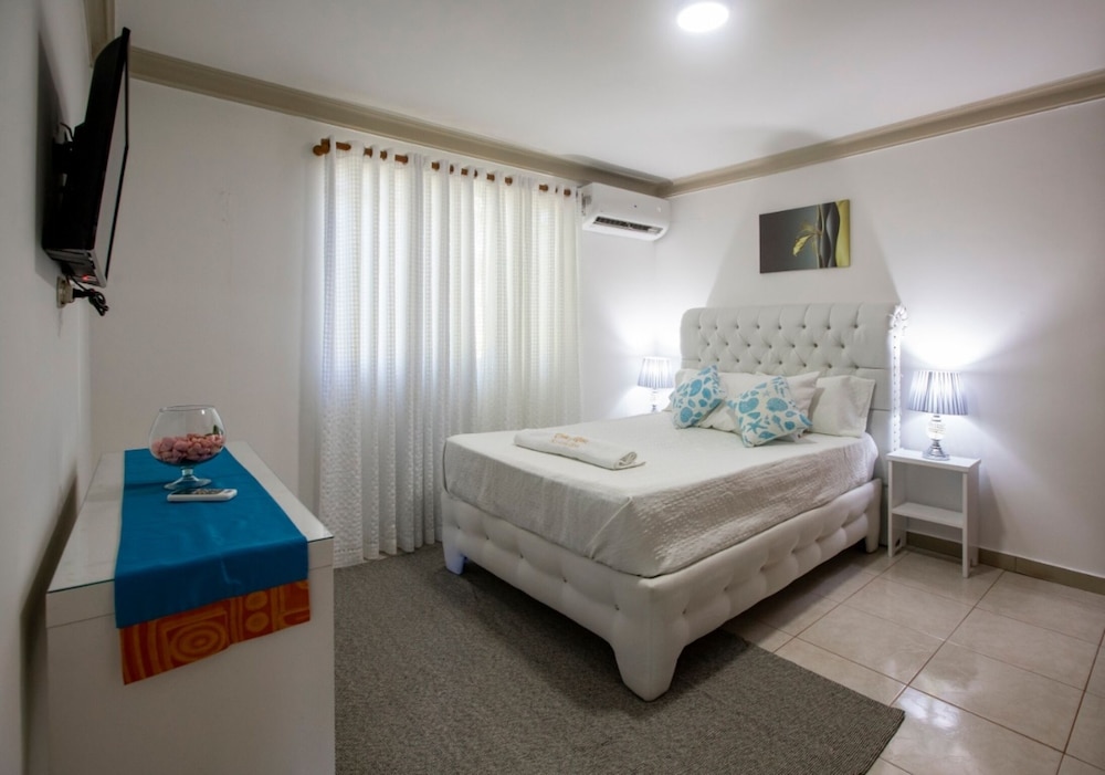 Condo, 1 Bedroom, Accessible, Smoking