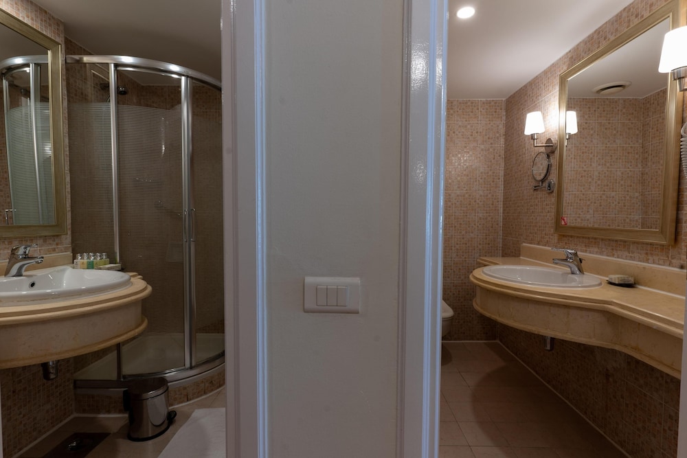 Superior Executive Suite