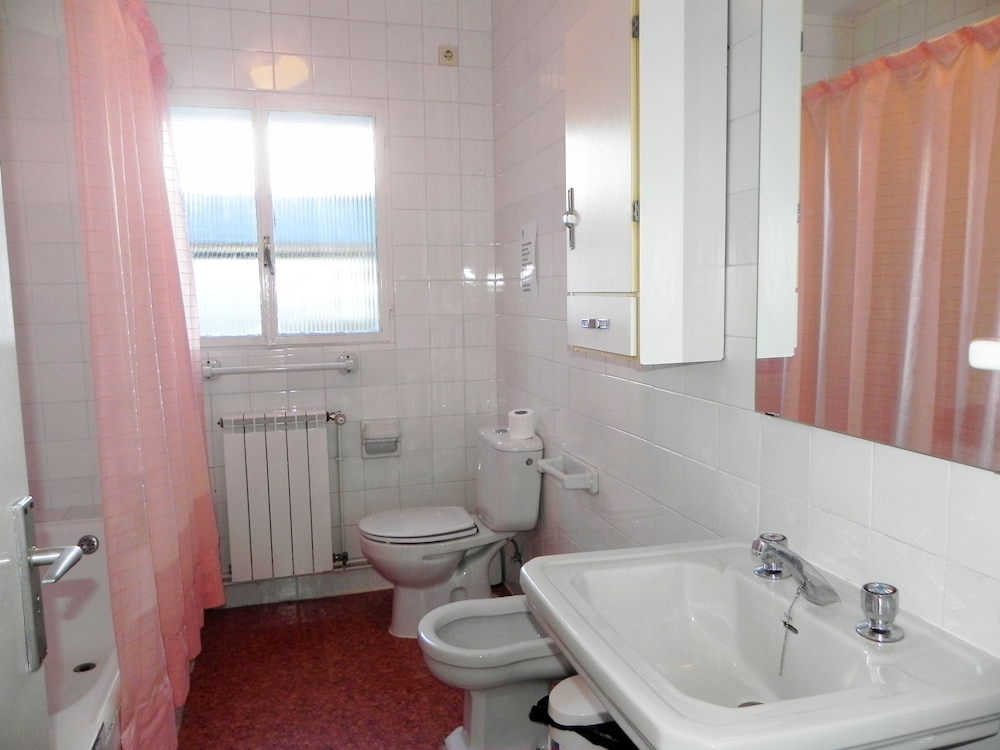 Apartment, 3 Bedrooms (5 pax) photo 3
