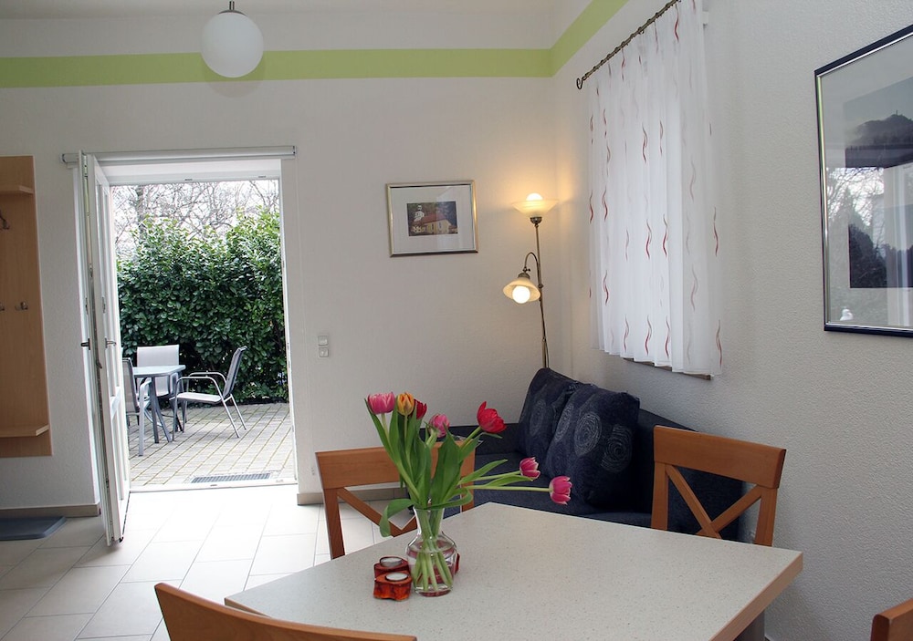 Apartment (#4) - Photo 4