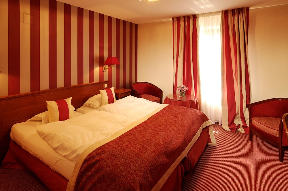 Superior Double or Twin Room photo 3