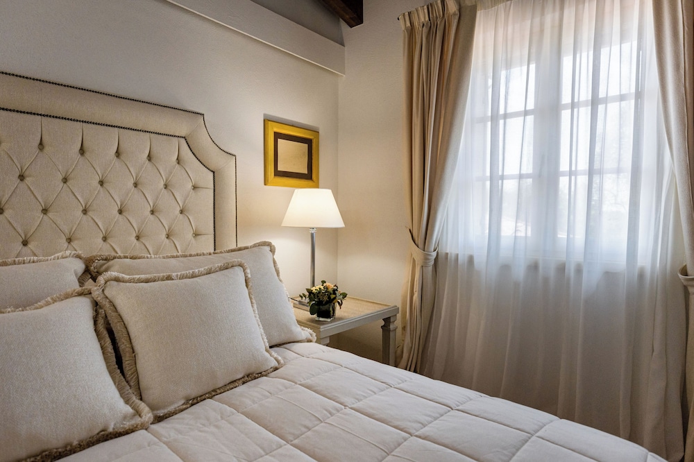 Deluxe Double Room, 1 Queen Bed photo 1