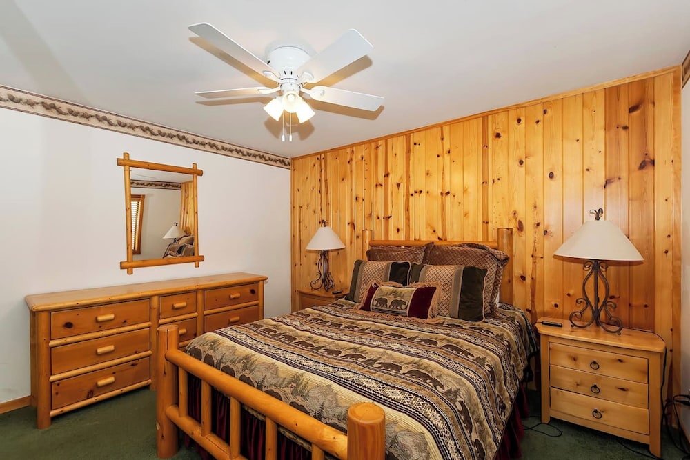 Signature Cabin, 3 Bedrooms, Fireplace, Mountain View photo 2