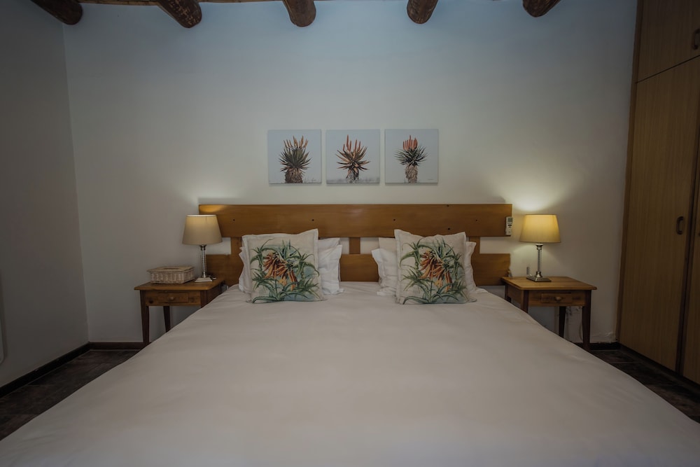 Kingfisher Semi-Luxury Double / Twin Room