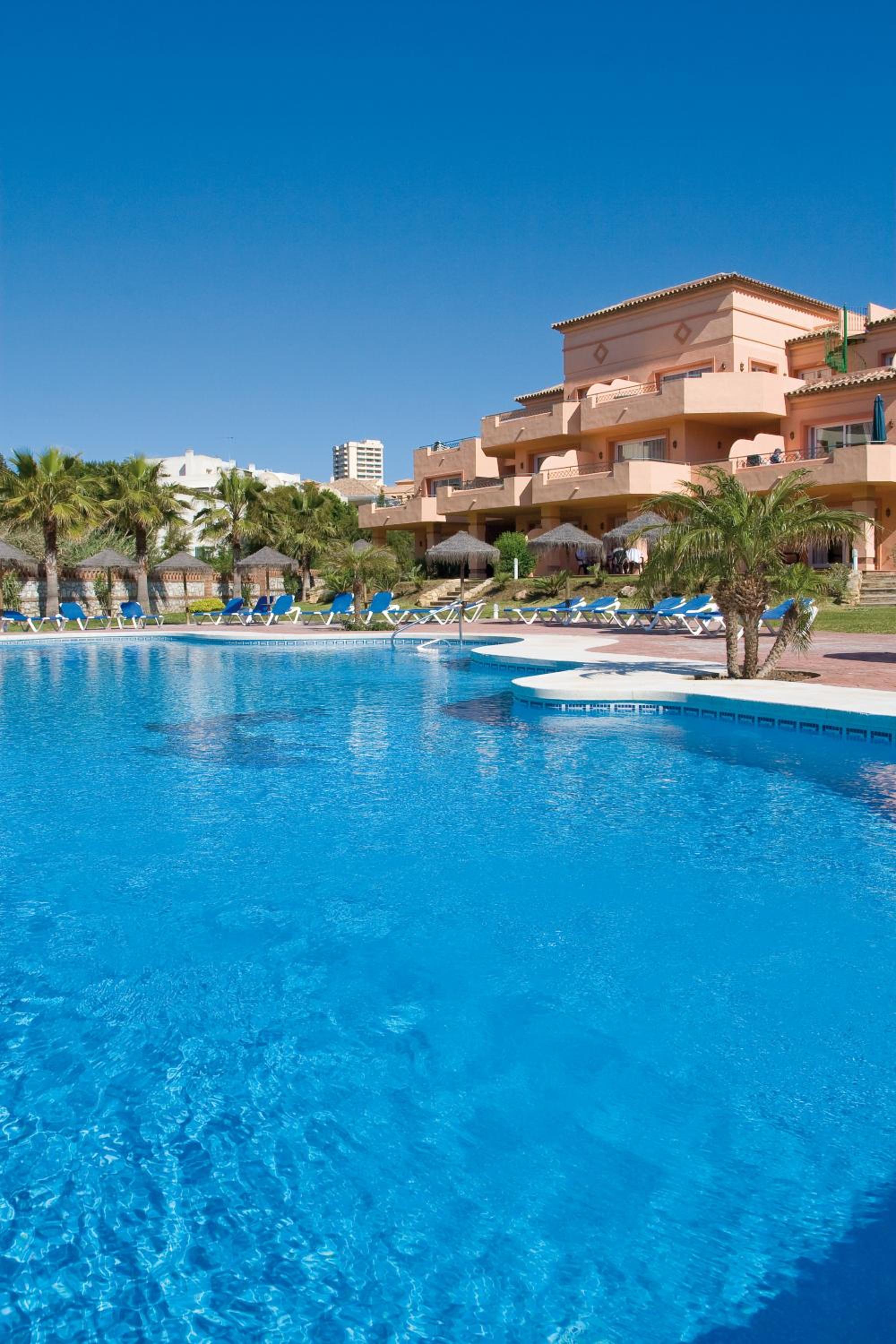 Three-Bedroom Apartment - Penthouse with Sea Views photo 3