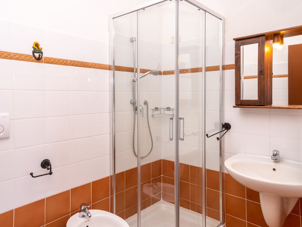 Comfort Studio, 1 Bedroom, Private Bathroom, Ground Floor, photo 6
