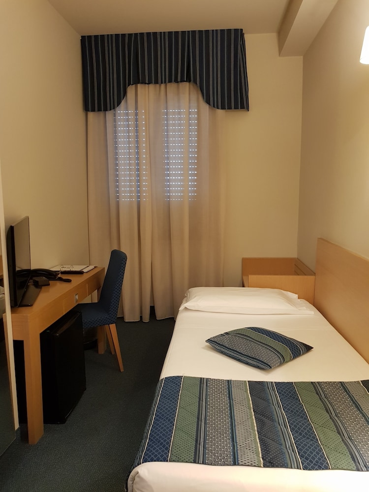 Standard Room, 1 Twin Bed, Non Smoking photo 3